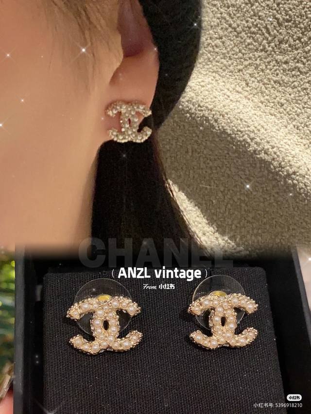 New Arrival Highest Quality Chanel Light Gold Pearl Earrings Exclusive High-End