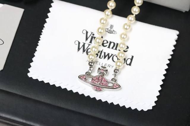 New Arrival Highest Quality Vivienne Westwood Pink Diamond Saturn Pearl Necklace