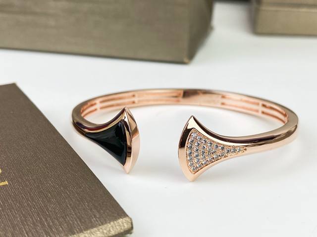 Bvlgari Black Fan-Shaped Full Diamond Bracelet Black Onyx Fan-Shaped Starry Sky