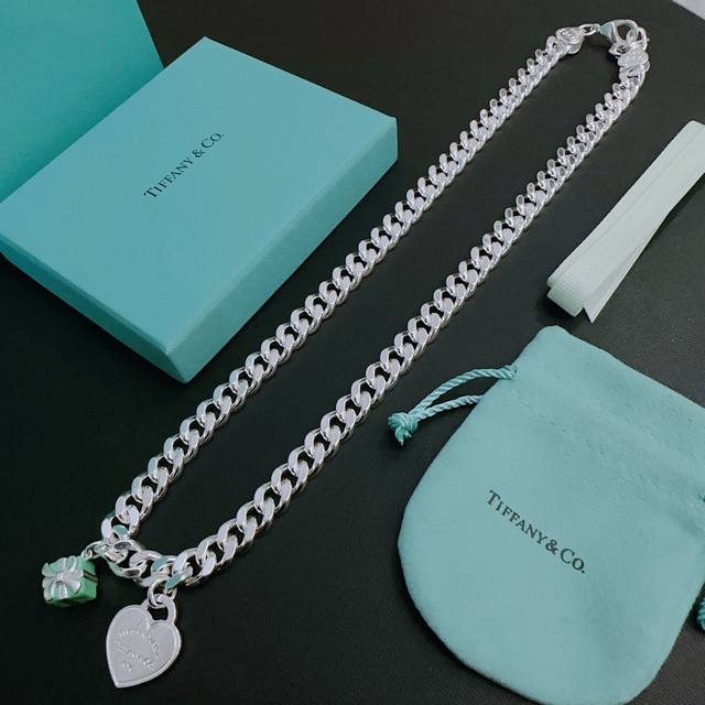 Tiffany Necklace Tiffny&Co. Store-Quality Silver Version, Celebrity-Inspired Des