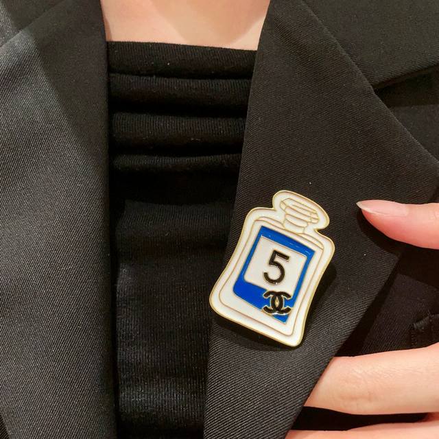 Chanel Little Chanel Official Store New Arrival Chanel's Latest Brooch, The Broo