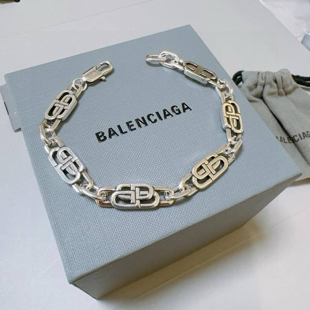 Authentic New Arrival Balenciaga Hand Chain, Identical To The Store Version. Bal