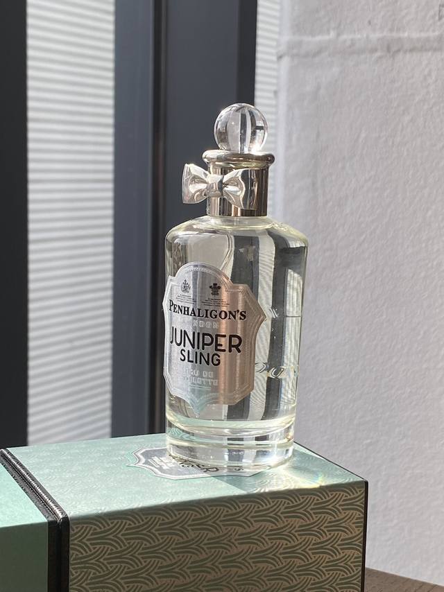 Counter Quality Penhaligon's Gin Perfume Fragrance Notes: Spicy Woody Notes Top