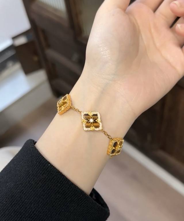 V Gold-Plated, Authentic Design, Meticulously Crafted Bvlgari-Style Tiger's Eye