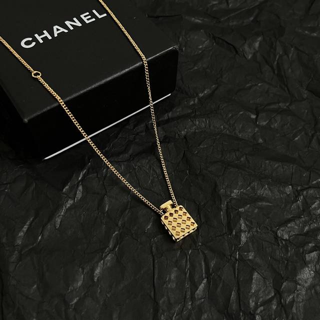 Chanel Vintage Necklace: Chanel's Classic Designs Truly Need No Introduction Eac