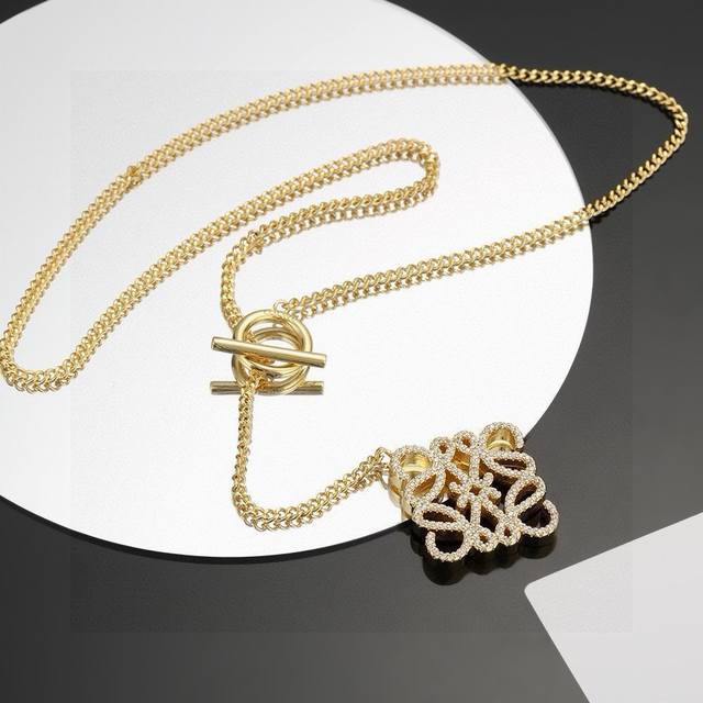 The Design Of This Loewe Piece Is Truly Amazing, Incredibly Artistic! Its Logo I