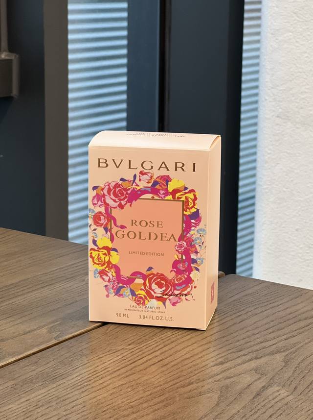 Counter Quality Winter Women's Fragrance: Gentle Is You, Warm Is You As Christma