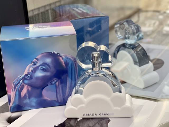 Counter Quality Ariana Grande Cloud, 2018 Brand: Ariana Grande Fragrance Notes: