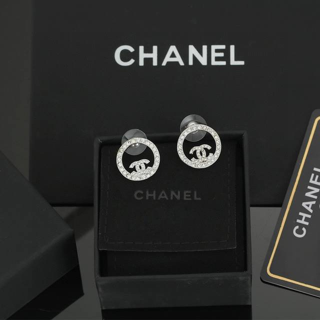 Chanel Openwork Round Double C Stud Earrings Beauty Can Never Surpass Classic El