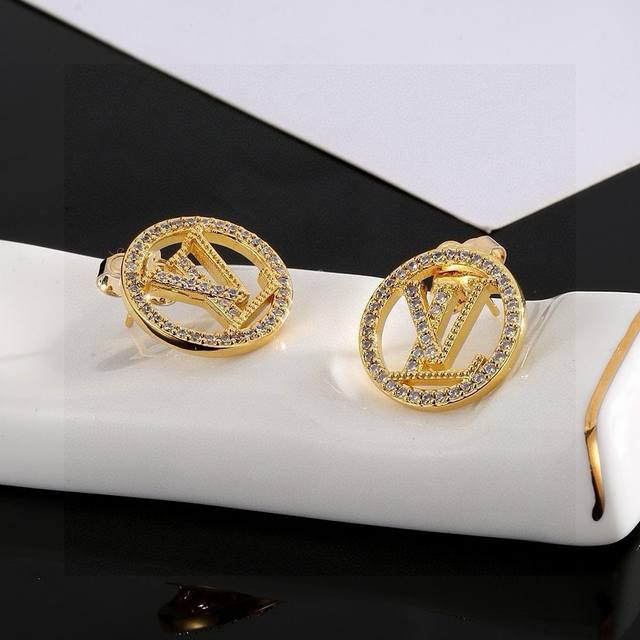 Louis Vuitton Earrings Crafted With Exceptional Artistry, These Earrings Feature