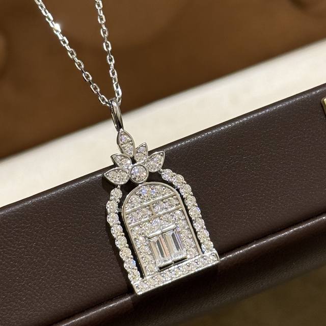 A2297 Hw's Masterpiece New Design Castle Necklace This Necklace Is So Captivatin