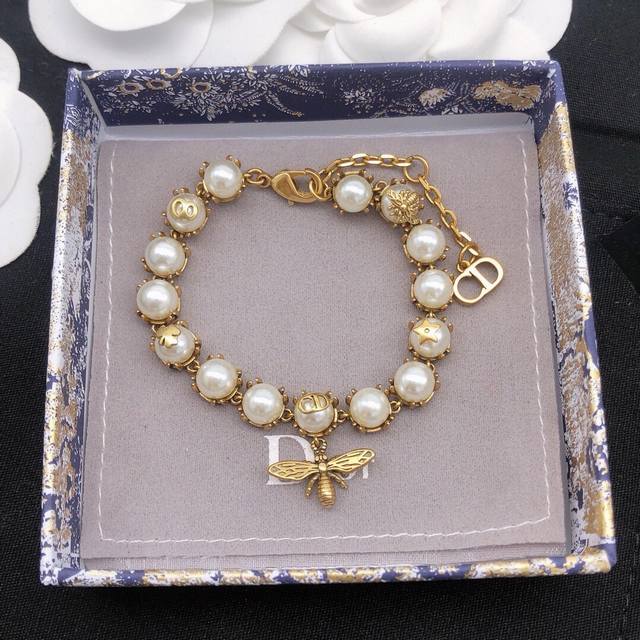 Id Dsl0085 Dior Bee Bracelet New Arrival From The Store Absolutely Stunning, Ele