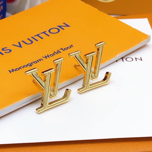 Model No. Led0043 Silver Model No. Led0044 Gold Lv Latest Model Letter Ear Studs