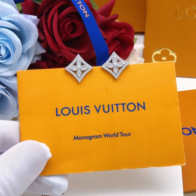 Id Led0034 Lv Latest Vintage-Print Stud Earrings With Silver-Plated Diamond-Shap