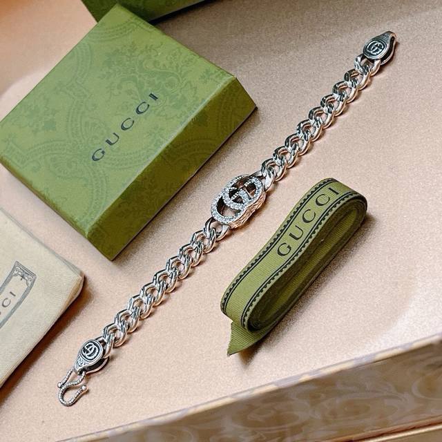 Gucci's Latest Release. Recommended Series: Gucci's Latest Classic Bracelet. Exq
