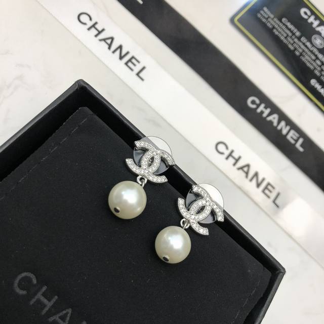 Chanel Chanel Small Pearl Ear Studs! Original Details And Logo, Best-Selling Sty
