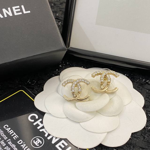Code E2029 Chanel Ear Studs, Best-Selling Style, Newly Released, Consistent With