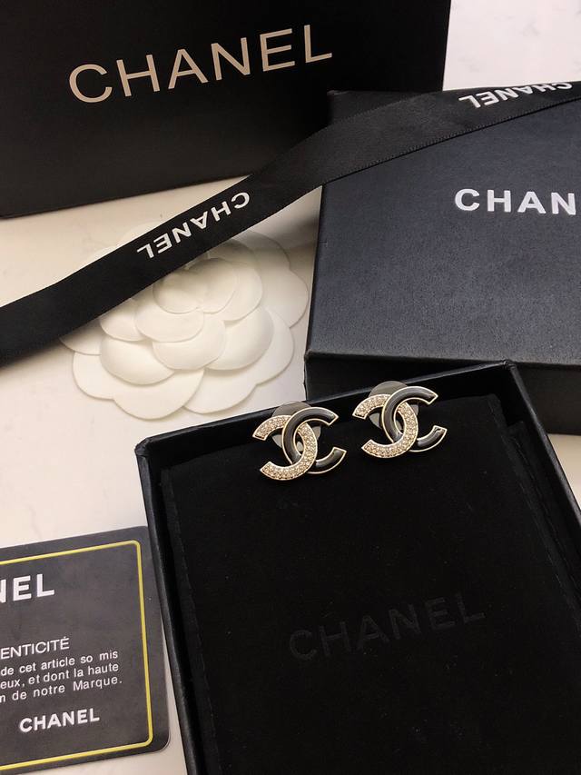 Today's New Arrivals: Chanel Ear Studs Are Hot Sellers And Newly Launched. Chan