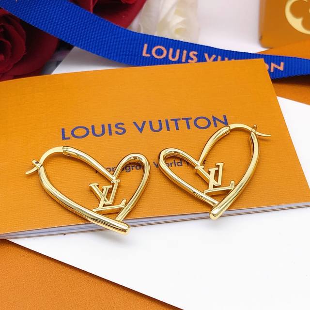 Number Lved0004 Lv Latest Heart-Shaped Earrings With A Smooth Finish, Consistent