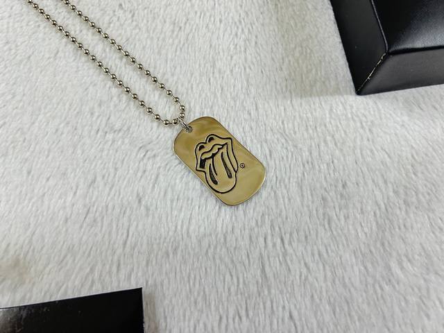 Pchrome Herats Krosin Square Plaque Long Necklace Length: 60 Cm