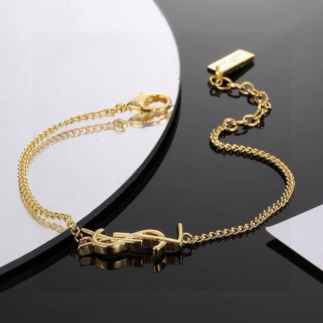 Ysl (Full Name: Yves Saint Laurent, Chinese Name: Saint Laurent) This Minimalist