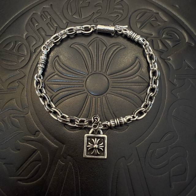New Arrival, Counter Quality Chrome Hearts Cross Heart Bracelet. The Unique Text
