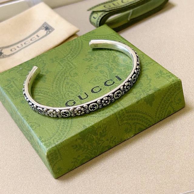 Gucci Bracelet With Unique Charm, Latest Design, Higher Quality, Celebrity-Inspi