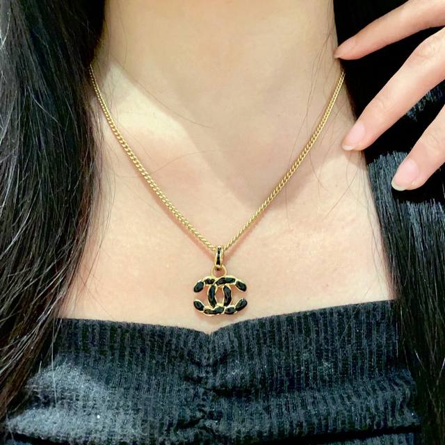 Chanel Vintage Necklace Chanel's Designs Truly Need No Introduction; Every Piece
