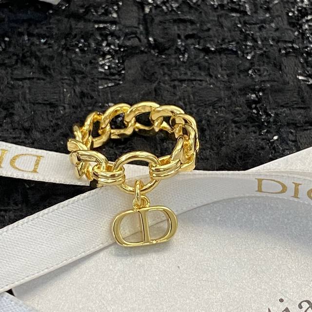 Code R012 Hot-Selling Ring Newly Launched, Exclusive High-End Quality, Real-Life