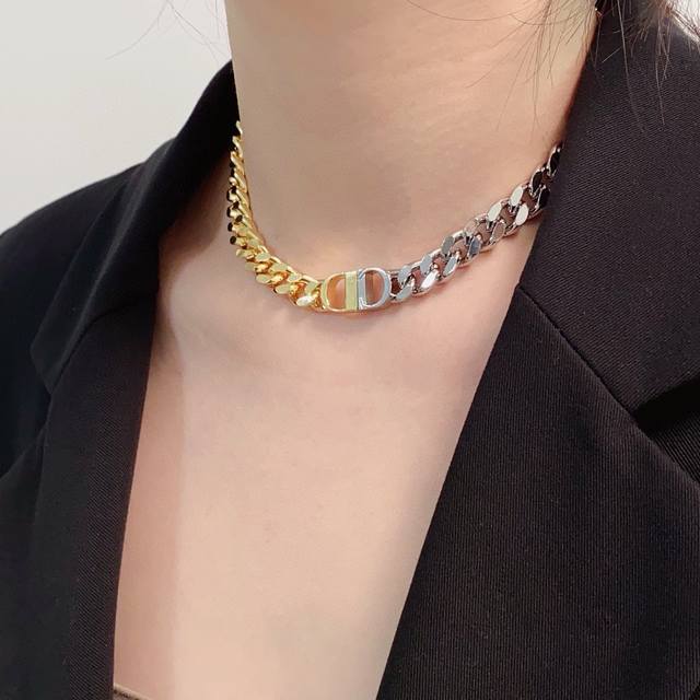 Dior Letter Gold And Silver Combination Thick Necklace. Wearing It Gives A Very