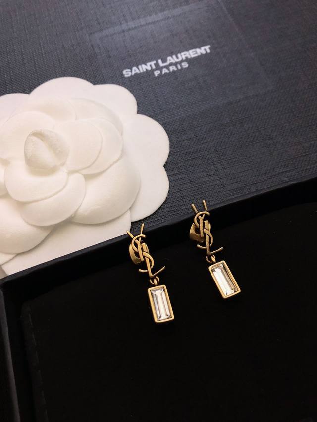 Saint Laurent Ysl Ysl Classic Logo Heart-Shaped Stud Earrings, Meticulously Craf