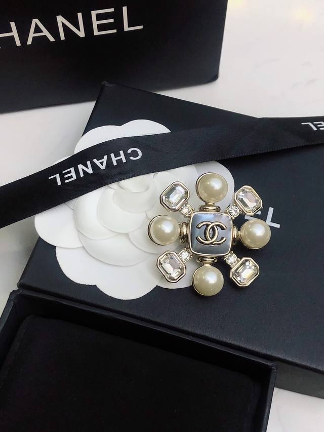 Chanel New Arrival Brooch Authentic Details Presented Official Website New Arriv