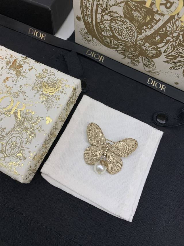 Gucci Brooch, Same As The Store Version, Re-Created. Fashionable, Unique, And In