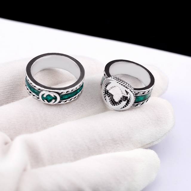 Gucci Double G Couple's Ring.