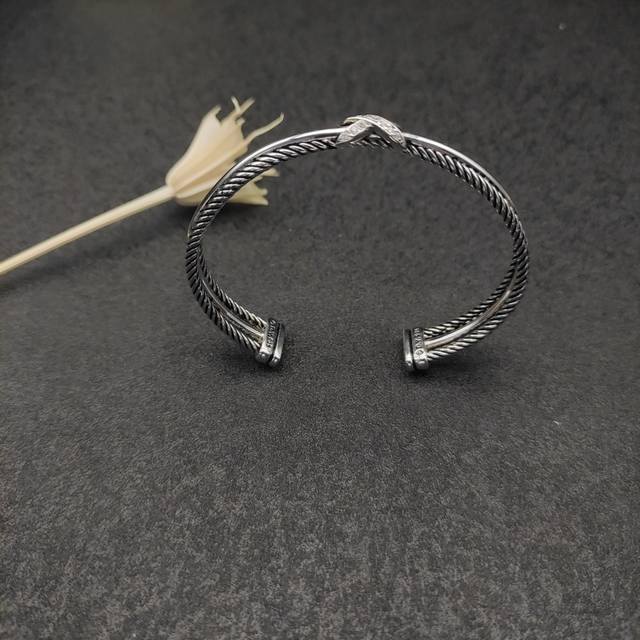 David Yurman 7Mm Triple Twisted Cross Bracelet With Diamonds. Recommended For Wr