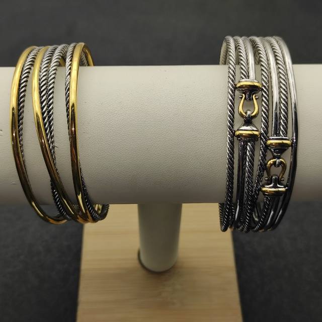 David Yurman 22Mm Two-Tone Hook-End Bracelet.Recommended Wrist Circumference: 16