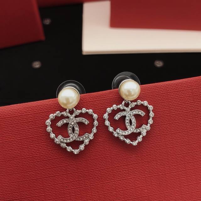 Model Number Xed0937 Ch*Nel Latest Heart-Shaped Earrings, Made From Genuine Bras