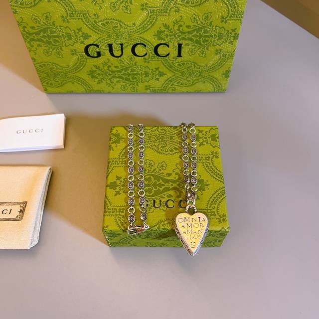 Store Bestseller Factory Direct Price Authentic 1:1 Replica Men's And Women's Gu