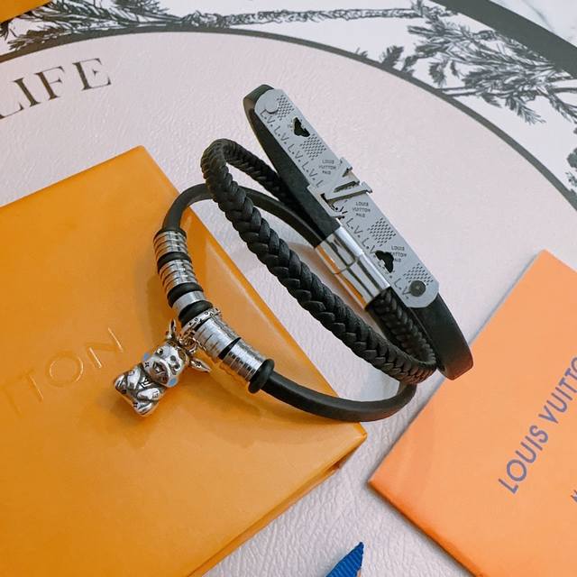 High-Quality Louis Vuitton Genuine Leather Bracelet, Authentic Store New Arrival
