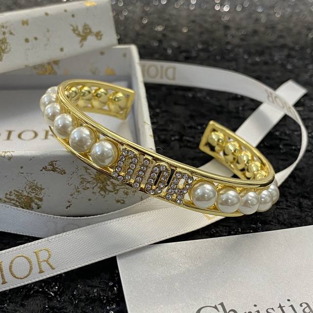 Code H325 Bracelet Hot New Arrival Exclusive High-End Quality Photos From The St