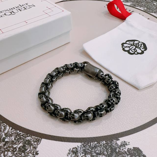 Authentic New Alexander Mcqueen Hand Chain Authentic Store-Quality Custom Design
