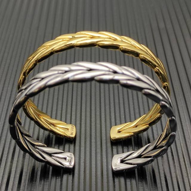 New Arrival David Yurman 9Mm Chevron Bracelet. Available In Gold And Silver. Rec