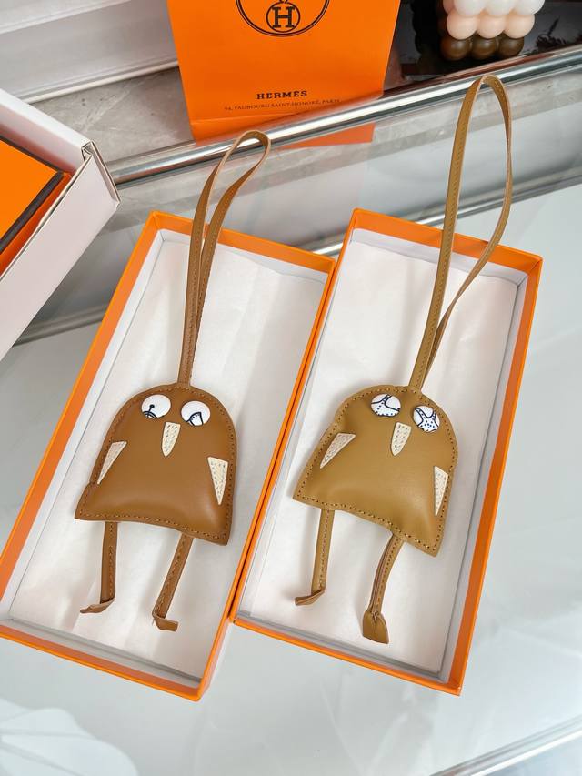 Similar Colors, Please Distinguish Carefully