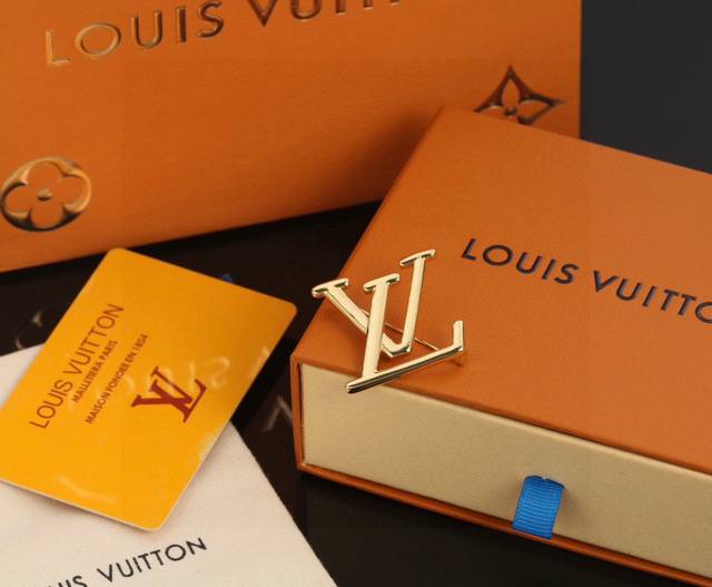 Premium Edition Louis Vuitton Necklace, Crafted With Exceptional Artistry, Featu