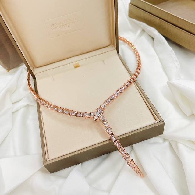 Bvlgari Luxury Full Diamond Snake Necklace. Capturing The Charm, Allure, And Sed