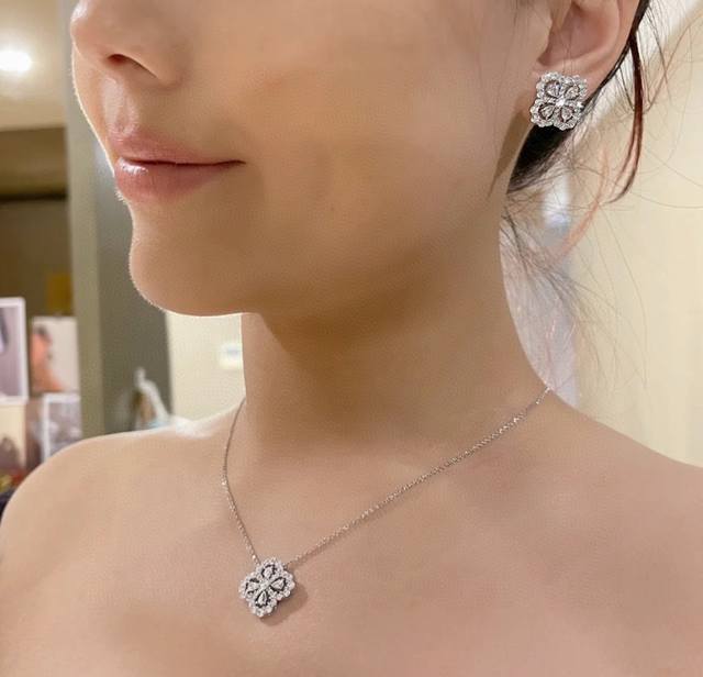 Hw's Diamond Loop Garden Series, Four-Leaf Clover-Shaped Diamond Ring Necklace A