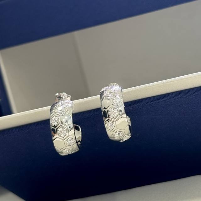 A2283 Shangmei Paris Honeycomb Series Interval Diamonds Curved Hook Wide Ear Stu