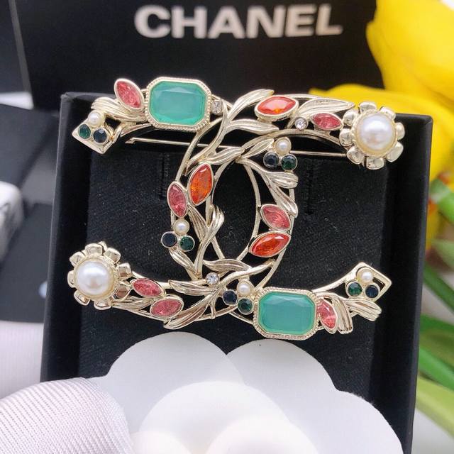 Id Xxz0218 22K Green Gemstone Brooch Colorful Gemstones And Pearls Openwork Doub
