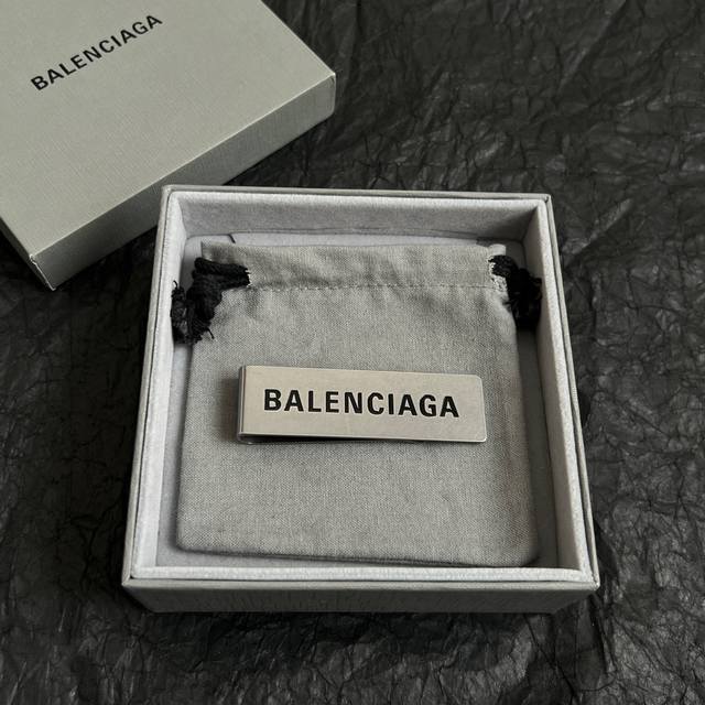 Balenciaga Brooch, Bag Clip, Simple And Elegant, Premium Gold Finish, Pairs Perf