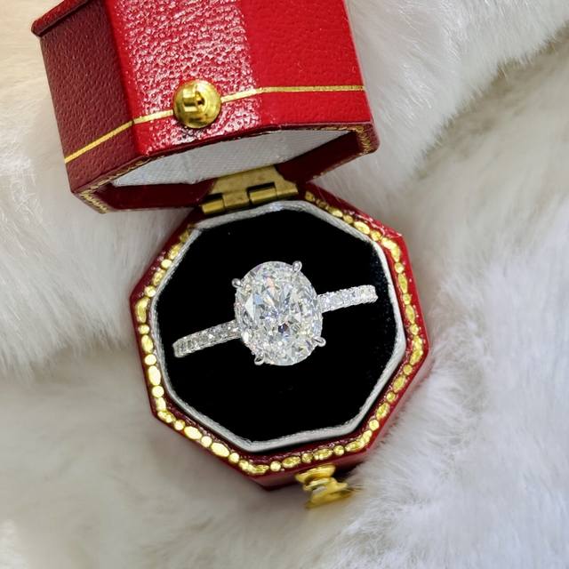 A2459 Simulated Diamonds, Graff Classic, Three-Carat Pigeon Egg Diamond Ring, Si